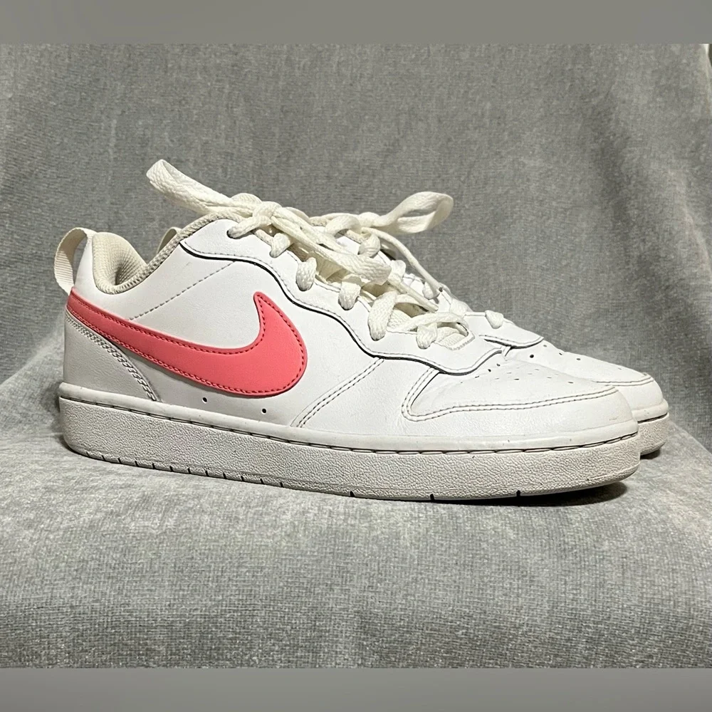 Nike Kids‎ White and Pink Sneakers